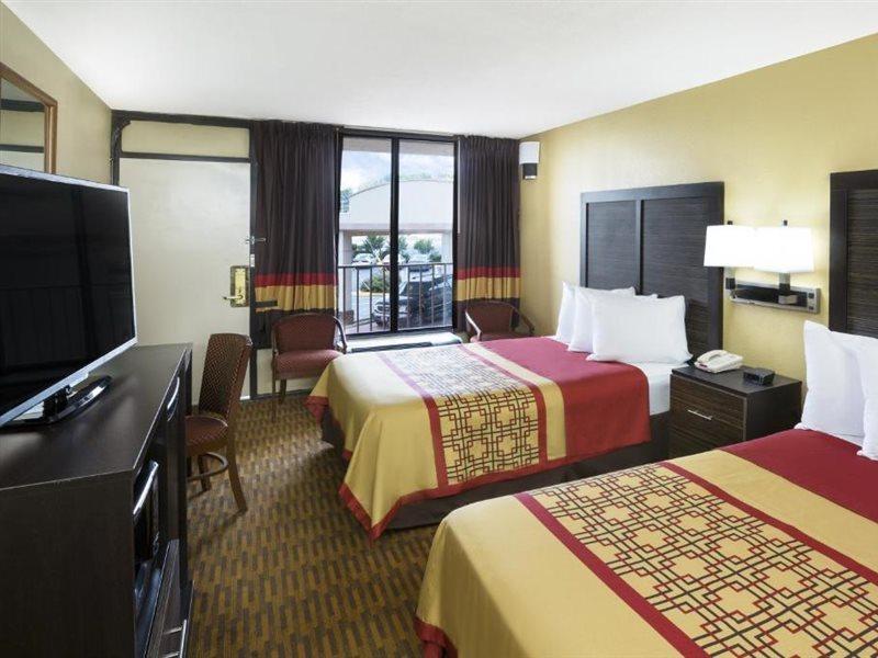 Columbus Grand Hotel & Banquet Center Экстерьер фото