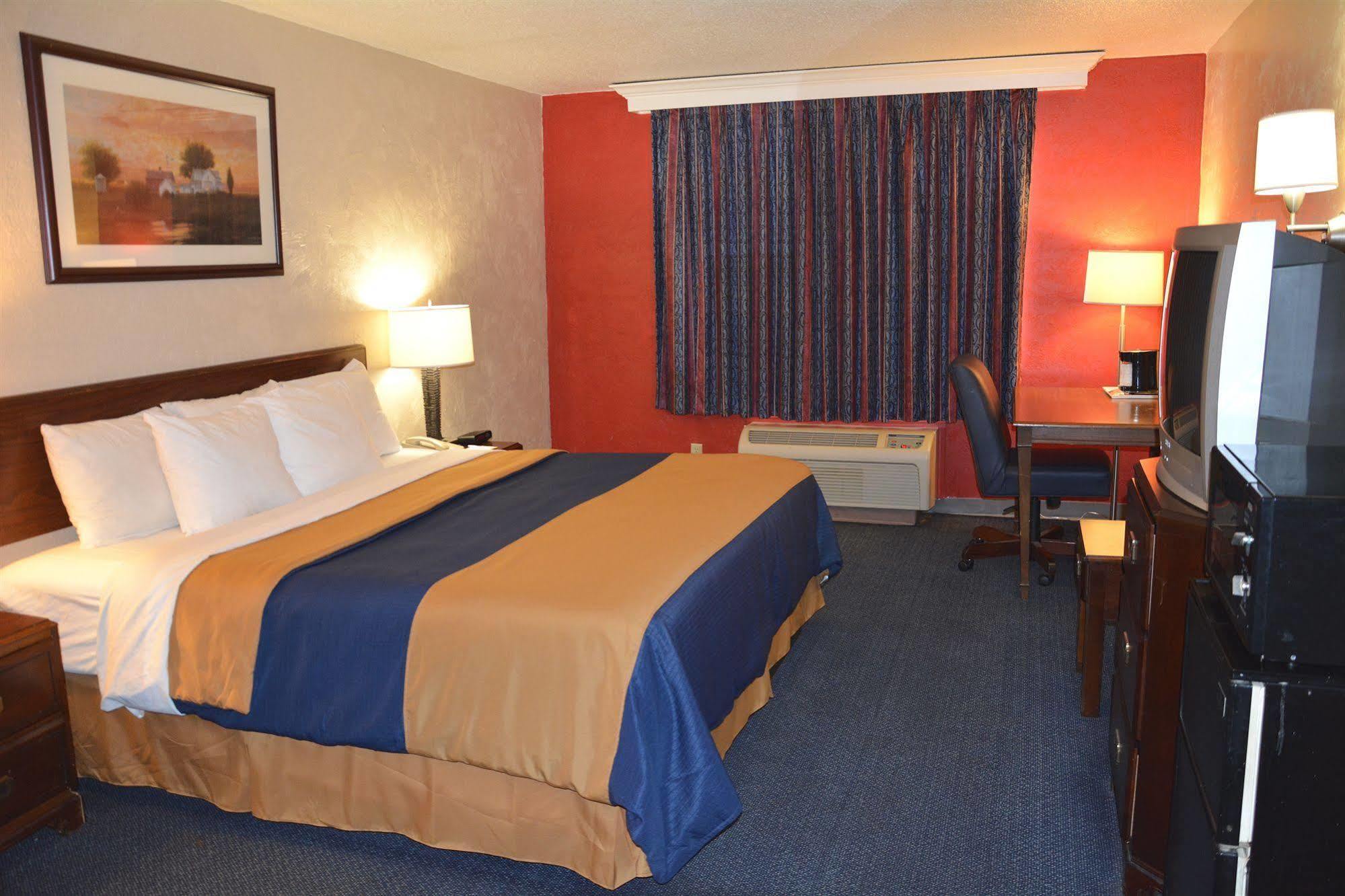 Columbus Grand Hotel & Banquet Center Экстерьер фото